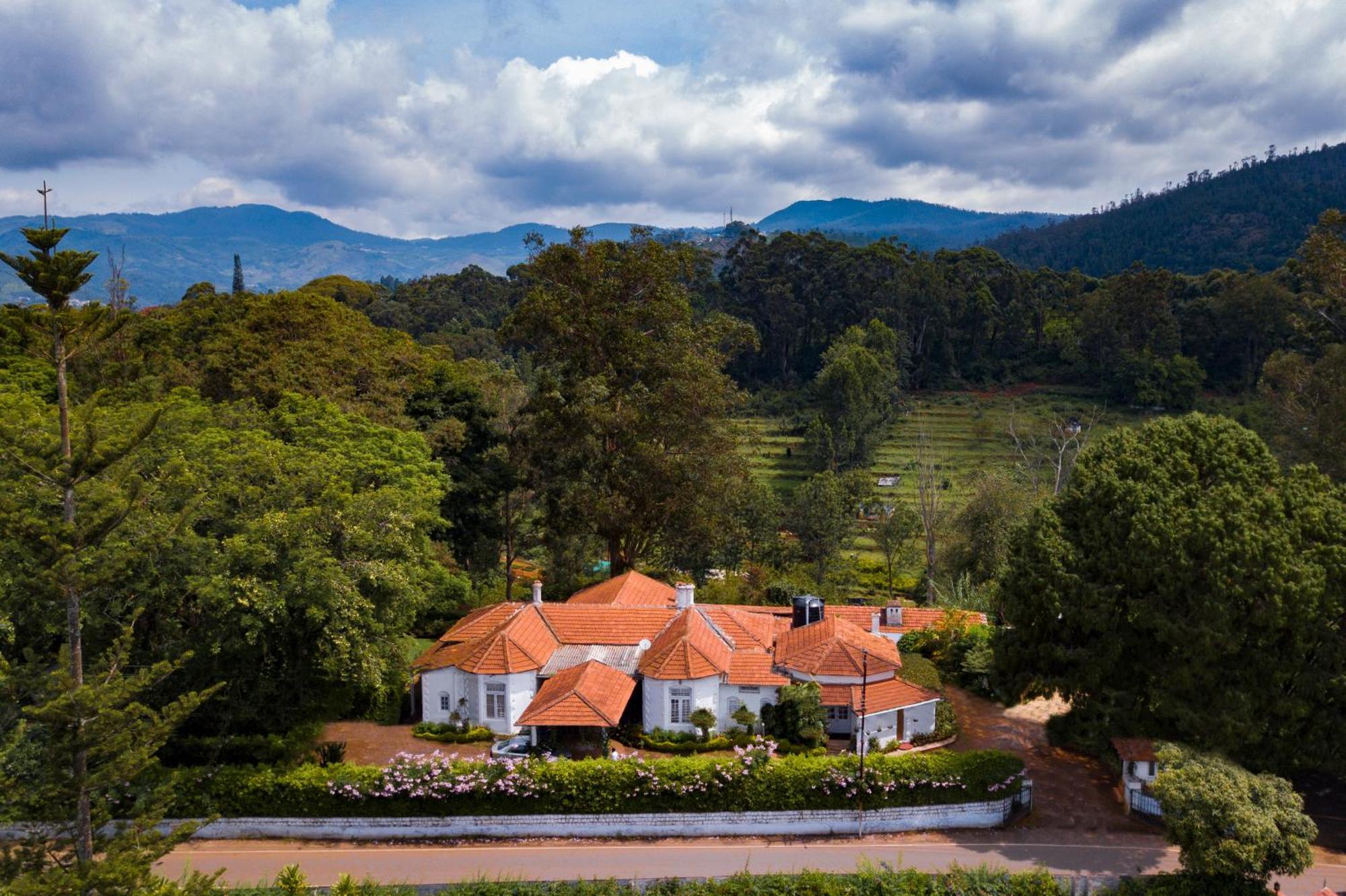 นีมรานา วอลวูด การ์เดน Hotel กูนูร์ ภายนอก รูปภาพ