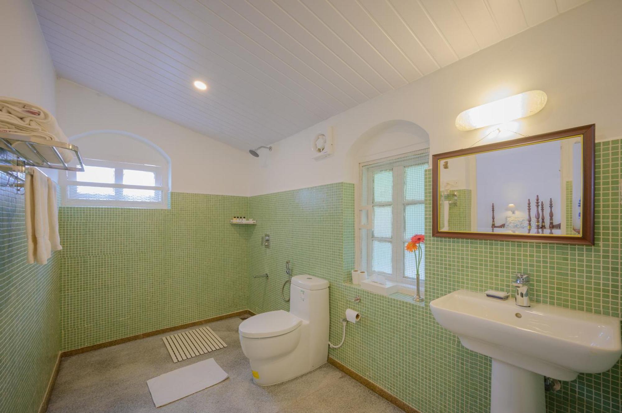 นีมรานา วอลวูด การ์เดน Hotel กูนูร์ ภายนอก รูปภาพ