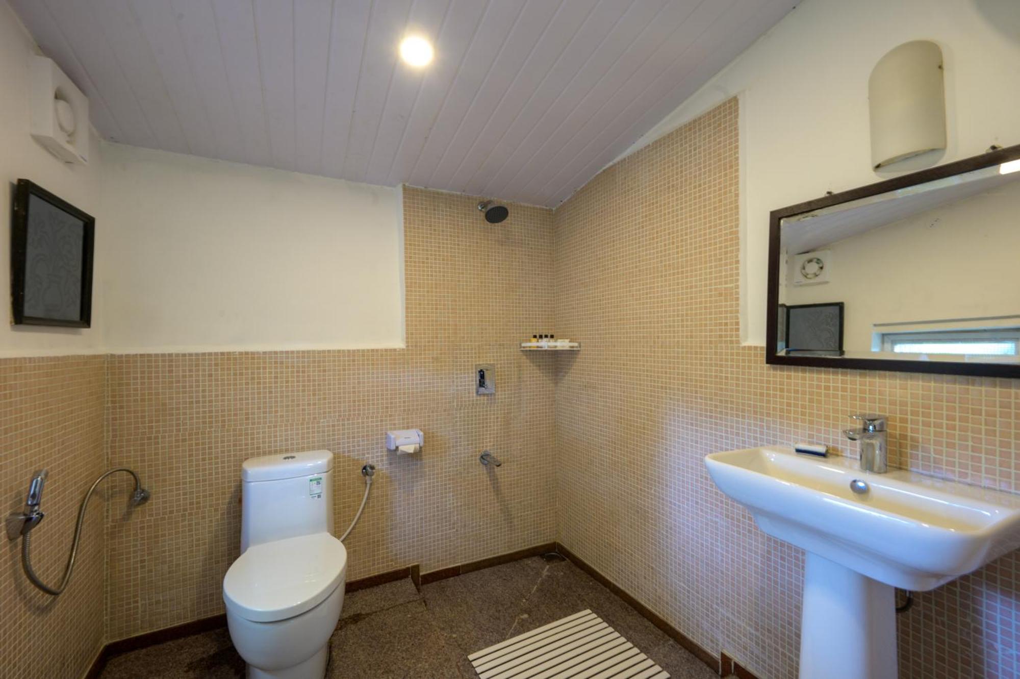 นีมรานา วอลวูด การ์เดน Hotel กูนูร์ ภายนอก รูปภาพ